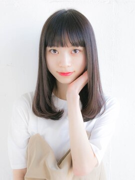 ルティア(Lutia) オン眉ストレート