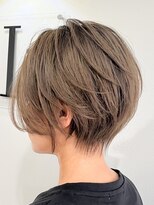 アイズ(I's)&nbsp;ハイトーン×グレージュ×ハンサムショート