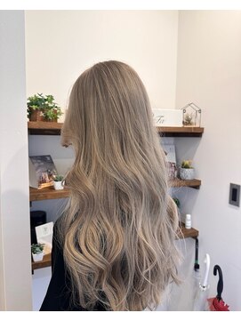 ノーン(NONE) ミルクティーカラー