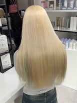 ベレーザ 渋谷(BELEZA)&nbsp;10666ホワイトアッシュブロンドウルフレイヤーロングストレート