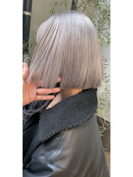 ヴァーディ オモテサンドウ(Vardy omotesando) シルバー・表参道ケアブリーチ・ハイトーンベージュ・グレージュ