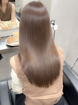 ヨンセンチメートルヒロサカ(4cm HIROSAKA) 髪質育成/美髪/透明感カラー