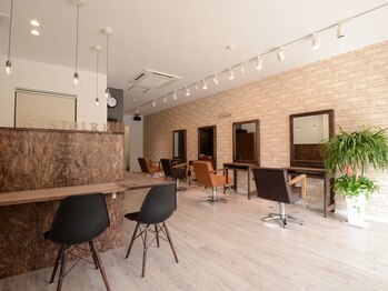 イストワール美容室の写真/スタッフ数1人~3人体制!落ち着いた店内×丁寧なカウンセリングで上質なサロンタイムをご提供いたします♪