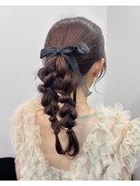 トリップ 大名(Trip) ポニーテールヘアアレンジ