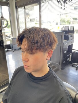 ヒロザバーバー(HIRO THE BARBER) 縦落ちツイストスパイラルパーマ