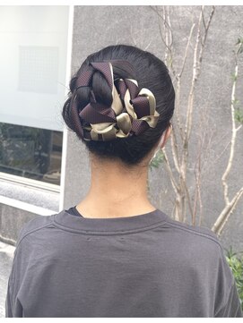 マノハル(MANOHARU) 個性派タイトめリボンアレンジ　まとめ髪