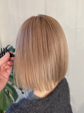 ピークスヘア(peaks hair) ホワイトブロンドハイトーンボブダブルカラー美髪2ブリーチ堀江