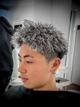 ルーストデラックス 京都河原町三条(ROOST dx) ツイストホワイトハイライト