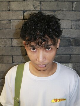 スリーセント 栄(3/cent) スペインカール/ミドルフェード/フェードカット/大人パーマ