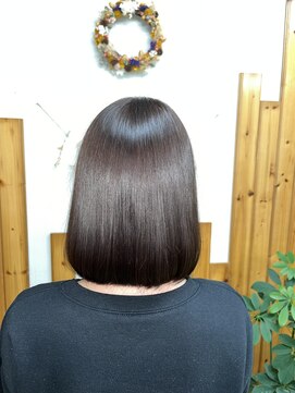 エルモア美容室 ダメージで広がりパサパサの髪も美髪ボブ