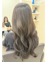 フラッフィー(Fluffy) 無造作ウェーブロング