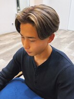 メンズサロンオー 宮崎(Men's salon O.)&nbsp;センターパート アップバング 刈り上げ ハイライト メンズカット
