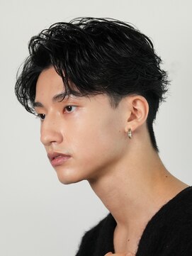 フィフス 栄(fifth) 名古屋フェザーパーマセンターパート刈り上げ毛流れアップバング