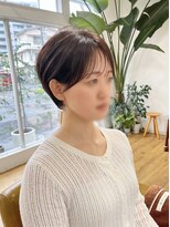 コムヘアー(COM HAIR) ショートヘア。サンドベージュ。