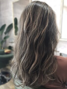 アッベリーレ(A'bbellire) グレージュ＋ハイライト