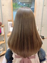 イーラ(era)&nbsp;《era》ブリーチなし　ラテベージュ　大人可愛い　艶ツヤ　みわ