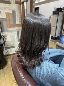 レブリス(Revliss) 外ハネミディアムスタイル