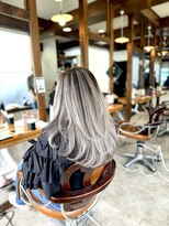 ヤソ(yaso)&nbsp;バレイヤージュ× ホワイトシルバー