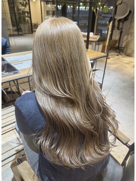 リムレス(LIMLESS) ミルクティーベージュホワイトダブルカラーブリーチ新潟万代