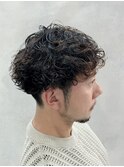 スペインカールブルーブラック刈り上げショートパーマニュアンス