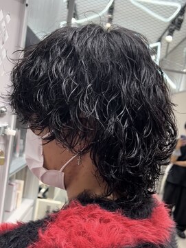 フィフス トウキョウ (fifth TOKYO) 渋谷波巻きツイストルーズパーマメンズカットマッシュウルフヘア