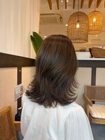 コスタエストオブリシェール(COSTA EST of RICHAIR)&nbsp;透明感のあるオリーブカラー×レイヤースタイル