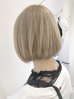 アマンドール(Aman D'or)&nbsp;ホワイティカラー×ミニボブ