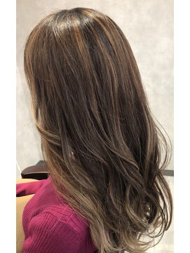 グロウ(GLOW produce by Ange) ナチュラルアッシュベージュ 《glow シマブクロ》