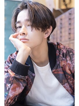 ロジッタ(ROJITHA) 【ROJITHA】ナチュラルベージュ×ツーブロックショート