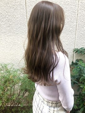 ルアナ(Luana) 透明感ロングアッシュグレー