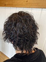 アメラボ(AmeLab) 【ウルフ】波パーマで大人エロさを引き出す 伊久美style