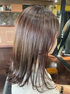 オンザライン(ON THE LINE) ツヤ感ピンクブラウン レイヤーたっぷり軽め質感☆