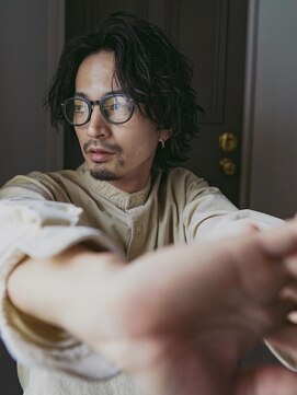 ログ オモテサンドウ(L.O.G OMOTESANDO) 波巻きパーマセンターパート