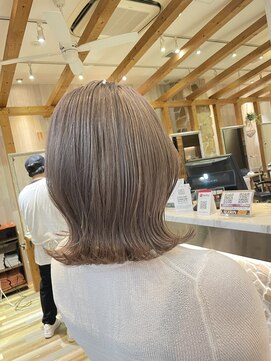 ラグーン(LAGOON) ミルクティーベージュインナーカラーブリーチカラー韓国外国人風