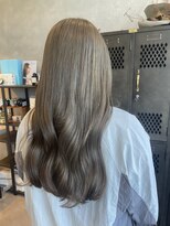 アチーブリス(achieve Liss)&nbsp;ゆるふわウェーブ巻きロングヘアオリーブベージュ艶カラー