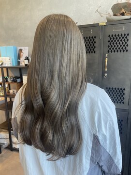 アチーブリス(achieve Liss) ゆるふわウェーブ巻きロングヘアオリーブベージュ艶カラー