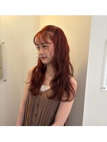 ユー(yew)&nbsp;オレンジカラー／ロングヘア／ヘアアレンジ／ウェーブ巻き