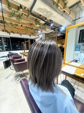 トゥルース 獨協大学前店(Hair&Make TRUTH) 艶シャドールーツ