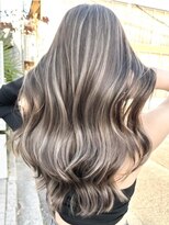 ヨロ 小岩(YOLO)&nbsp;ハイライトショートヘア海外レイヤーカットイルミナカラー