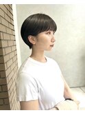ダークアッシュ前髪あり大人ガーリークールショート