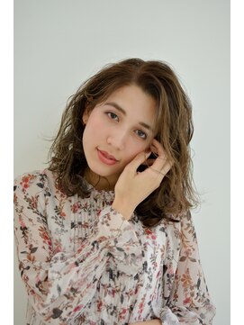 ミューズ バイ ケンジ(MUSE by KENJE) 外国人風 × ハイライト × 顔まわり