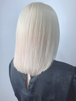 ハンナ 名古屋(HANNAH)&nbsp;ダブルカラー　ホワイトブリーチ