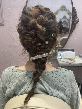 フッタ(Futta) ヘアセット【結婚式】【卒業式】【西武新宿駅】