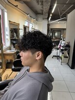 アイズ 海老名(AIZU) スパイラルパーマ スペインカール フェードカット 海老名