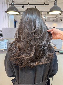 メリー オオサカ(Merly Osaka) 透け感カラーと海外レイヤーカット