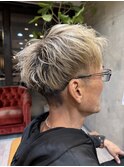 爽やかアップバング×ハイトーン束感ショート20代30代40代