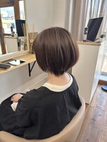 ハクア(HAKUA) 丸みショートボブ×透明感カラー