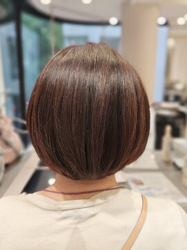 アンベリールフルー(EMBELLIR fleur) 大人の美バランスのひし形ショートカットスタイル