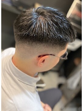 フランクスバーバー アンド ビアークラブ(FRANK'S BARBER and BEER CLUB) スキンフェードカットクロップ