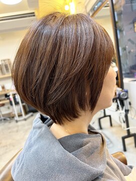 ビッケ(Vicke) ナチュラルショートボブ/20代30代